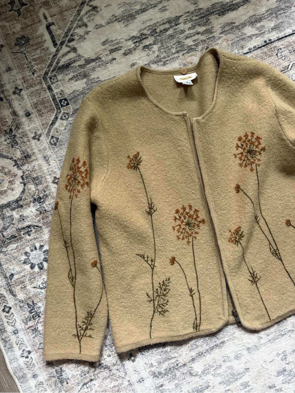 Vintage wool Talbots dandelion floral sweater size M - Picture 2 of 8